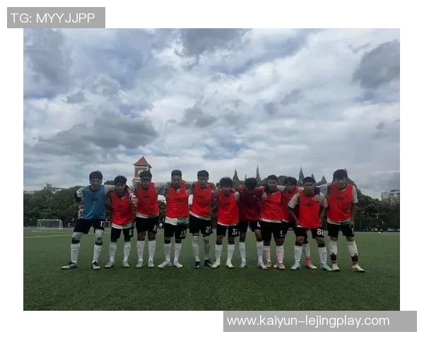 安顺市足球比赛精彩纷呈各队争夺冠军展现青春活力与团队精神